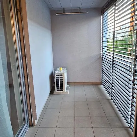 Family Lea-sleeps 4, Free Parking *