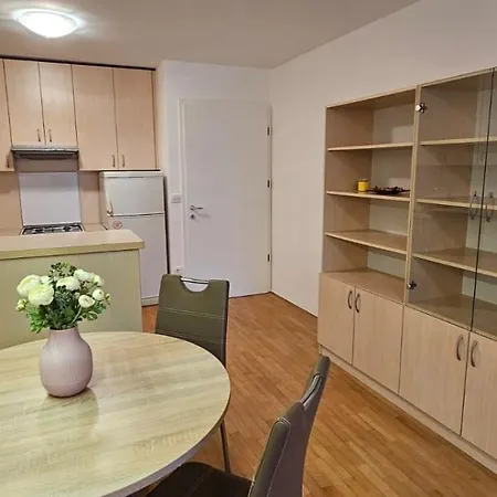Family Lea-sleeps 4, Free Parking * Λιουμπλιάνα