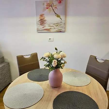 Family Lea-sleeps 4, Free Parking