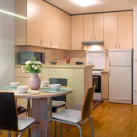 Family Lea-sleeps 4, Free Parking Διαμέρισμα Λιουμπλιάνα