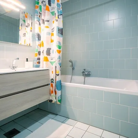 Family Lea-sleeps 4, Free Parking