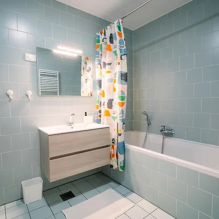 Family Lea-sleeps 4, Free Parking