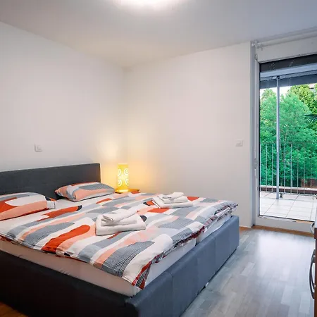 Family Lea-sleeps 4, Free Parking